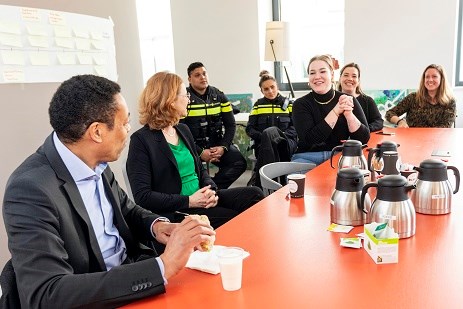 Foto van het werkbezoek van Minister Weerwind aan WS JB&JR in maart 2022.